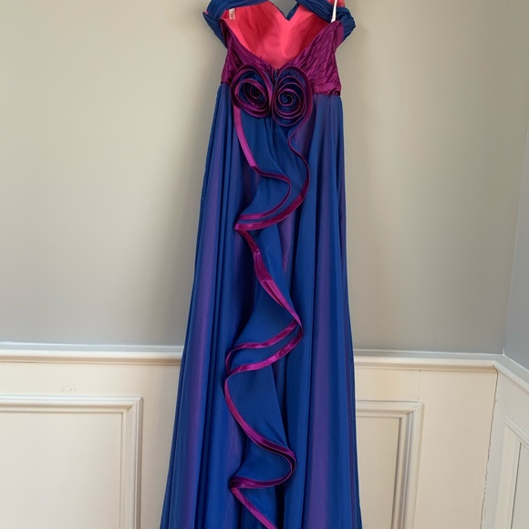 Kiss Kiss Formal Prom Dress ! - Picture 7 of 11